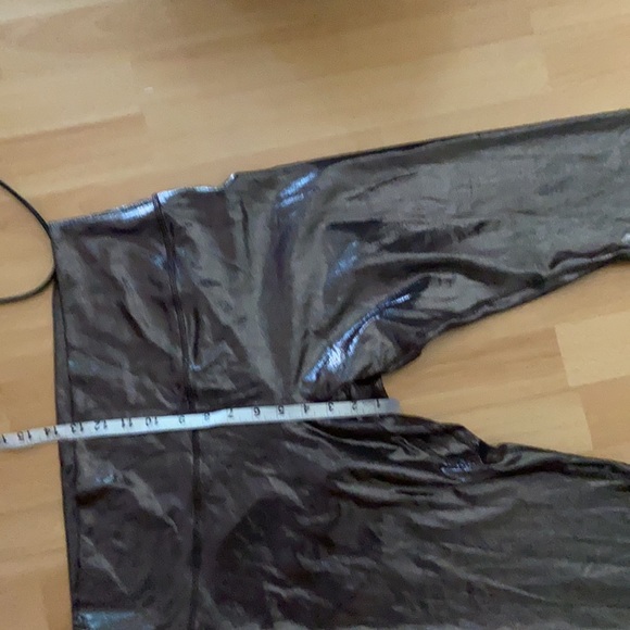 Lululemon NWOT - Picture 3 of 10